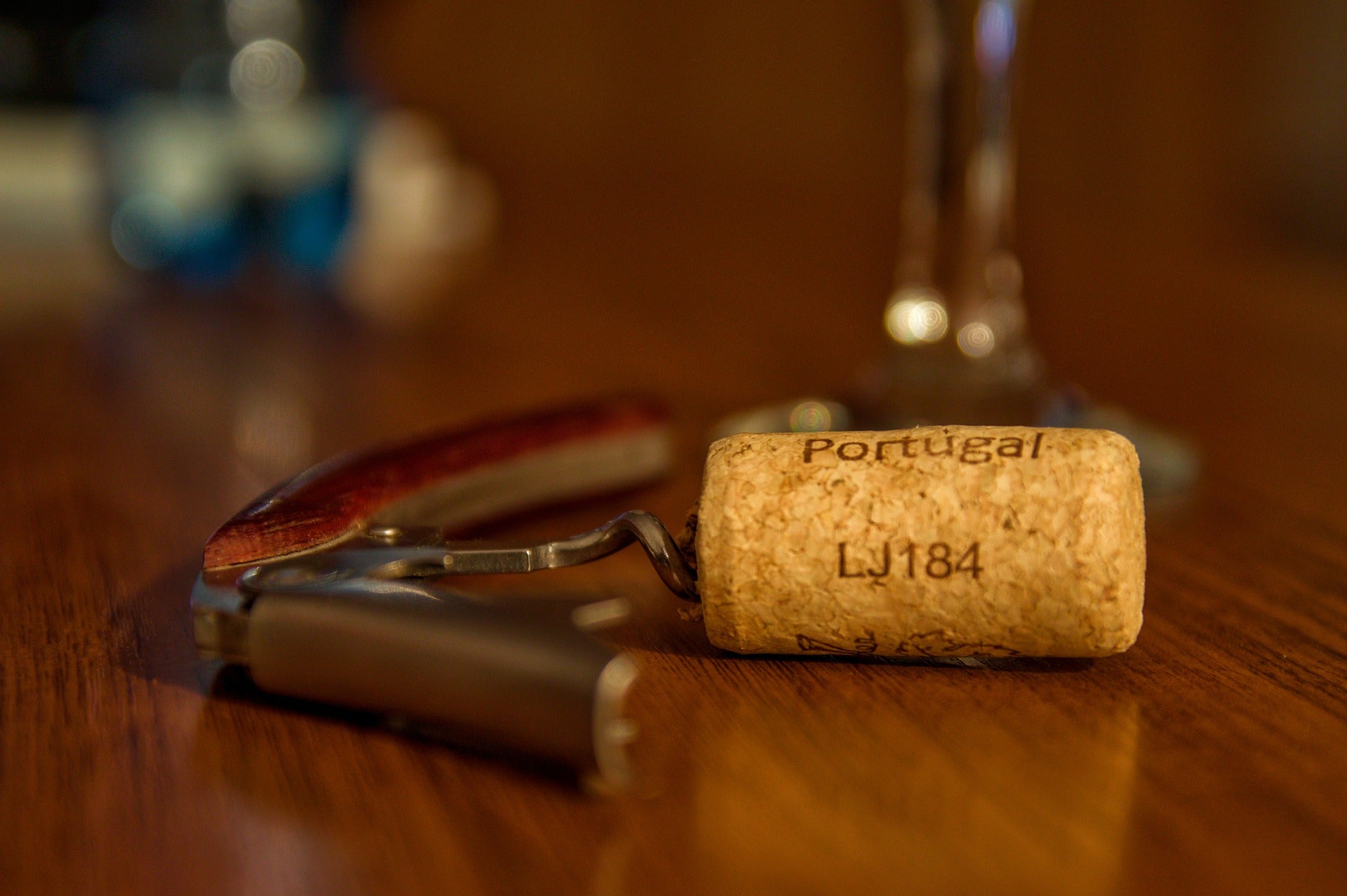 Korkenzieher und Champagnersäbel