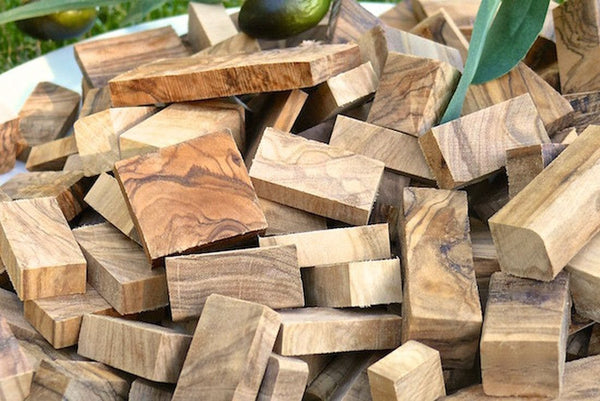 Chunks aus Olivenholz zum Räuchern und Smoken, 1kg