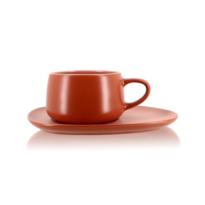 Set mit Tasse und Untertasse aus Steingut - rot - von OGO