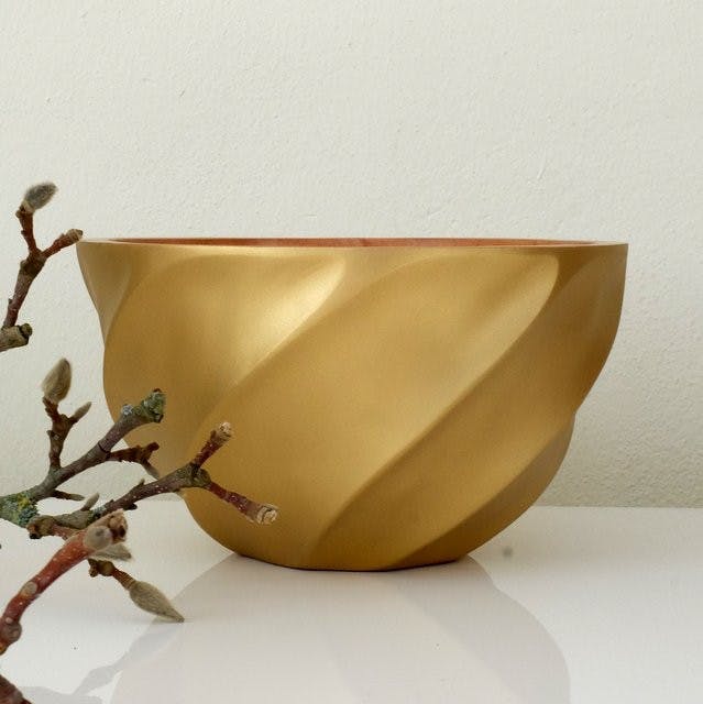 "Helix gold XL" ökologisch nachhaltige und handgefertigte Holzschale - Obstschale - Salatschale von SueBeeker