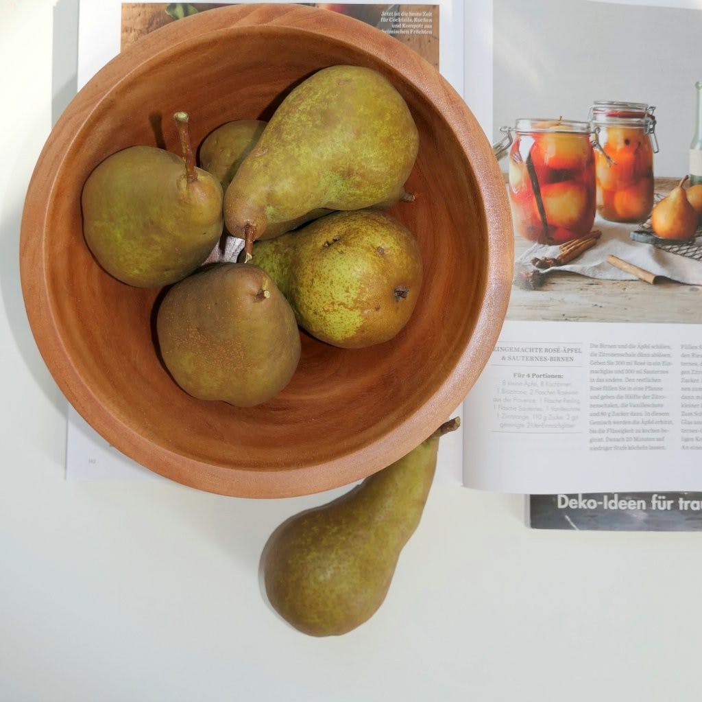 "Twist Natur M" ökologisch nachhaltige und handgefertigte Holzschale - Obstschale - Salatschale von SueBeeker